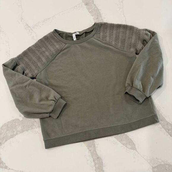 Cable & Gauge Cropped Sweatshirt Womens Medium Smocked Shoulder Army/Olive Green - Picture 1 of 8